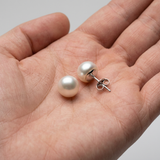 Puces d'oreilles NOELYSE | Or Blanc & Perles Blanches