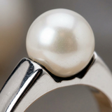 Bague IRINA | Or Blanc & Perle de Culture Blanche - 7/8mm