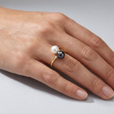 Bague DUO | Or Blanc & Perles de Culture Blanche et Black Tahiti