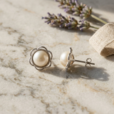 Boucles d'Oreilles Fleur NOHEA | Perles Blanches