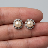 Boucles d'Oreilles COROLLE | Perles Blanches