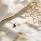 Boucle d'Oreilles Bouton AYA | Argent & Perles de Culture Black Tahiti 5/6mm