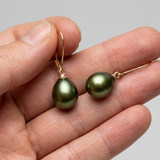 Boucles d'Oreilles TEHANI | Or Jaune & Perles de Culture Poire Vertes