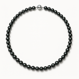 Collier en argent 925 avec perles noires 6/7 mm et fermoir boule argenté.
