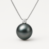 Collier argent 925 avec perle de Tahiti ronde noire et diamant sur chaîne vénitienne.