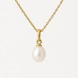 Pendentif en or jaune 9 carats avec perle de culture blanche ovale sur chaîne fine.