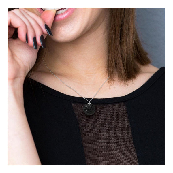 Collier "BLACK NIGHT"orné d'une Boule Pendentif entièrement sertie de Véritable Cristal Noir