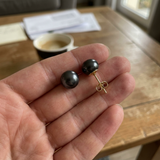 Puces d'oreilles NOELYSE | Or Jaune & Perles noires