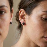 Puces d'oreilles NOELYSE | Or Jaune & Perles noires