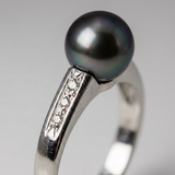 Bague ARIANE | Or Blanc, Diamants & Perle de Tahiti