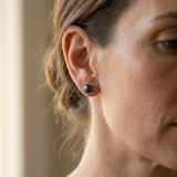Boucles d'Oreilles Fleur NOHEA | Perles Black Tahiti