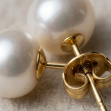 Boucle d'Oreilles Bouton AYA | Or Jaune & Perles de Culture Blanches
