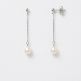 Boucles d'oreilles pendantes LOLITA | Or blanc & Perles Blanches