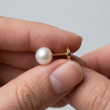 Boucle d'Oreilles Bouton AYA | Or Jaune & Perles de Culture Blanches