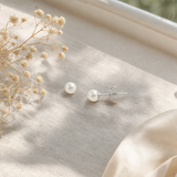 Boucle d'Oreilles Bouton AYA | Argent & Perles de Culture Blanches 5/6mm