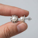 Boucles d'Oreilles COROLLE | Perles Blanches