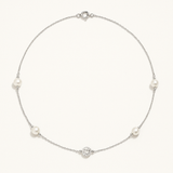 Collier argent 925 avec perles de culture blanches et pendentif cristal sur chaîne fine.